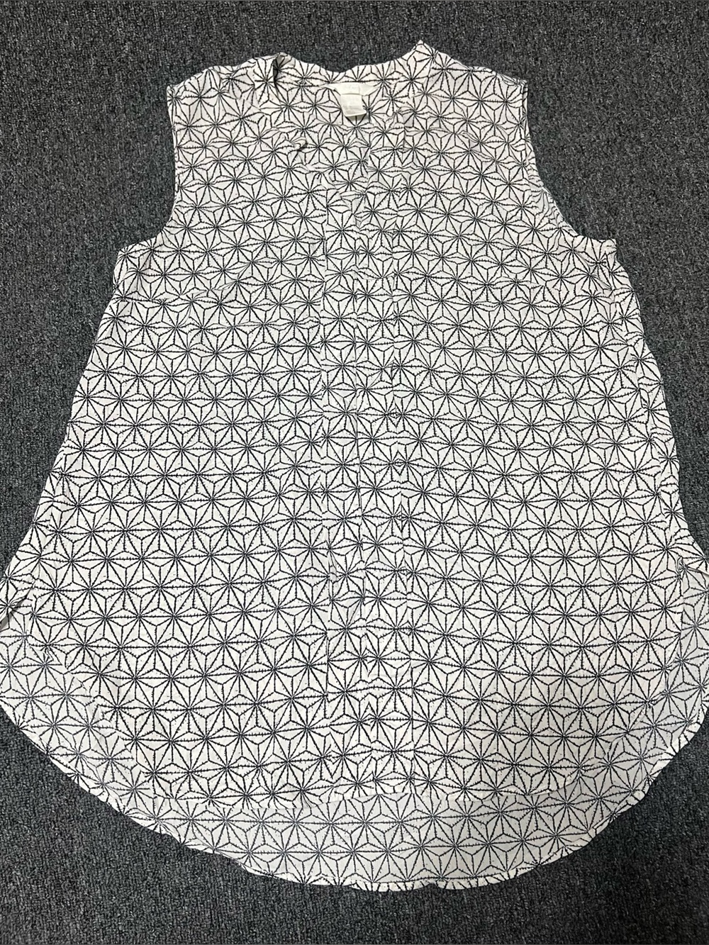 H&M White Sleeveless Camisole with Black Geometric Print